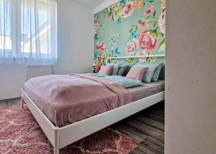 Amphora Luxury Apartment With Free Private Parking And Cozy Balcony